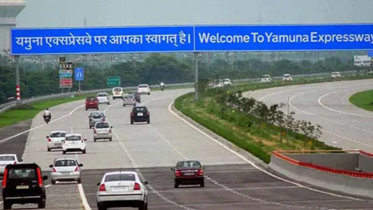 noida-traffic-police-launches-enforcement-drive-to-target-wrongside-driving-over-speeding-on-yamuna-expressway
