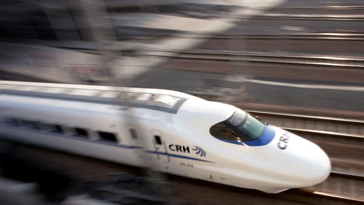 snake-stops-japans-bullet-trains-cold-passengers-stranded-amid-golden-week-holiday-rush
