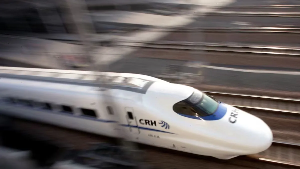 snake-stops-japans-bullet-trains-cold-passengers-stranded-amid-golden-week-holiday-rush