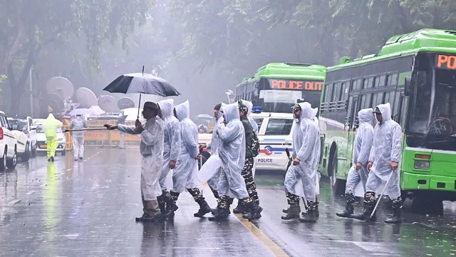 delhi-weather-forecast-seven-day-weather-update-delhi-rains-imd-red-alert-thunderstorm-delhi-weather-news