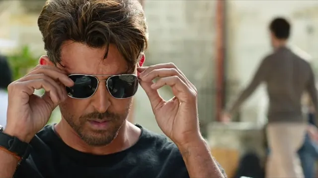 war-2-scene-leaked-hrithik-roshan-crucial-sword-fight-scene-breaks-internet-check-reactions