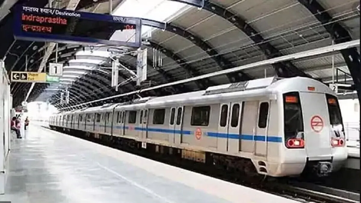 delhi-metro-suicide-golf-course-metro-station-suicide-noida-woman-metro-station-death-dmrc-delhi-metro-blue-line-update