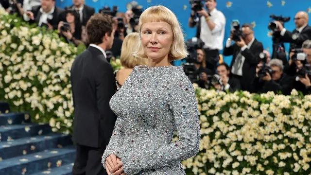 pamela-anderson-shines-at-met-gala-2025-her-personal-life-net-worth-and-her-infamous-sex-tape-scandal-shocking-facts