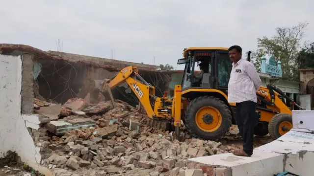 uttar-pradesh-cracks-down-on-illegal-madrasas-bulldozers-demolish-six-18-sealed-100-shut-down-in-major-sweep