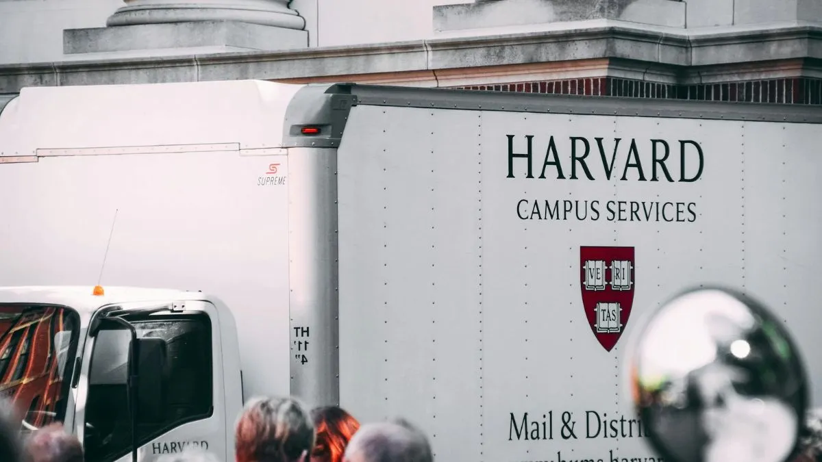 trump-administration-freezes-all-new-grants-to-harvard-antisemitism