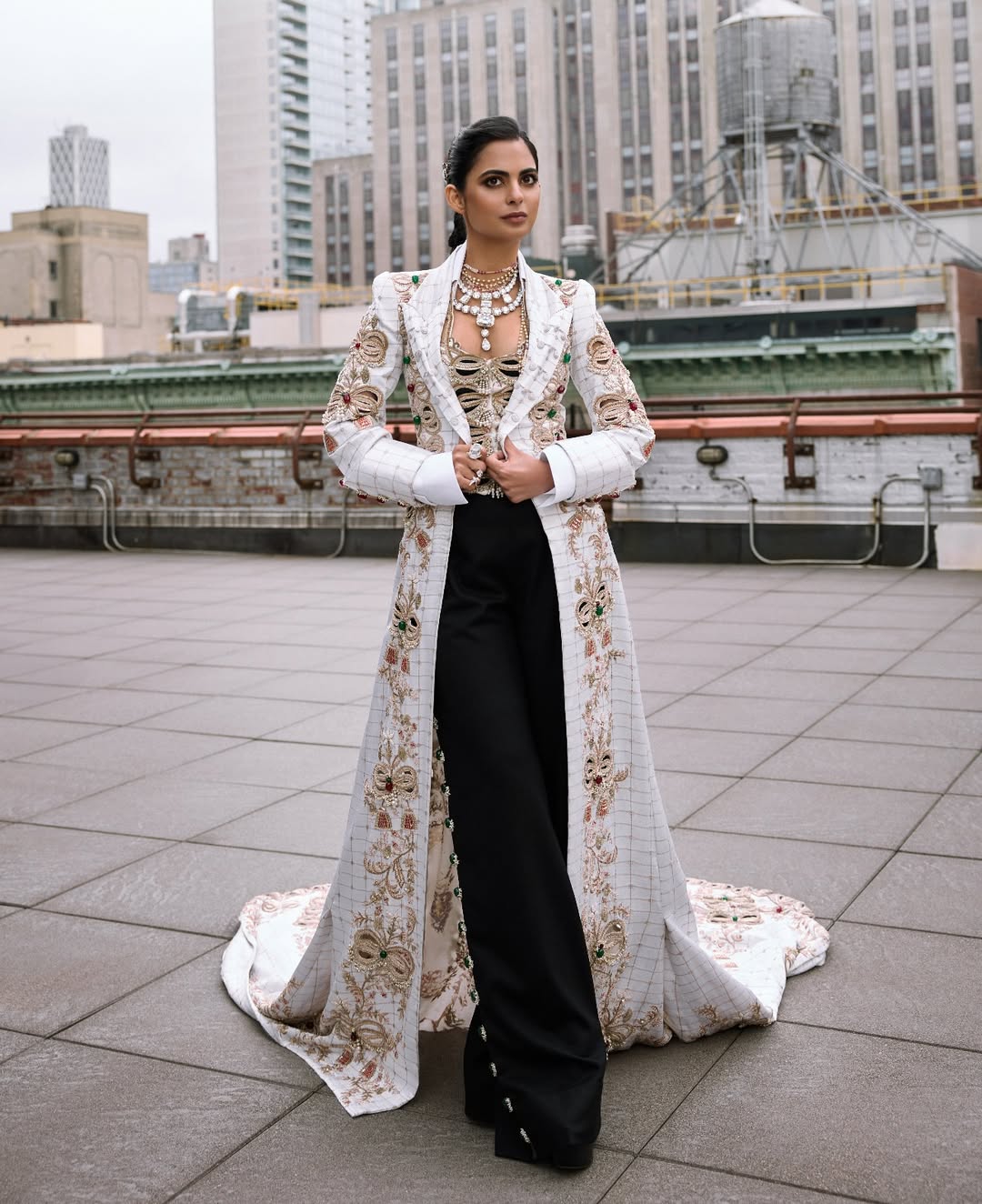 isha ambani met gala (2)
