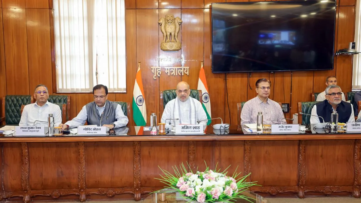 amit-shah-says-operation-sindoor-befitting-reply-to-terror-groups-cms-congratulate-pm-modi-on-missions-success-in-meeting-with-home-minister