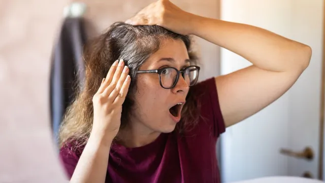 how-to-prevent-your-greys-in-your-30s-try-this-black-tea-hair-rinse