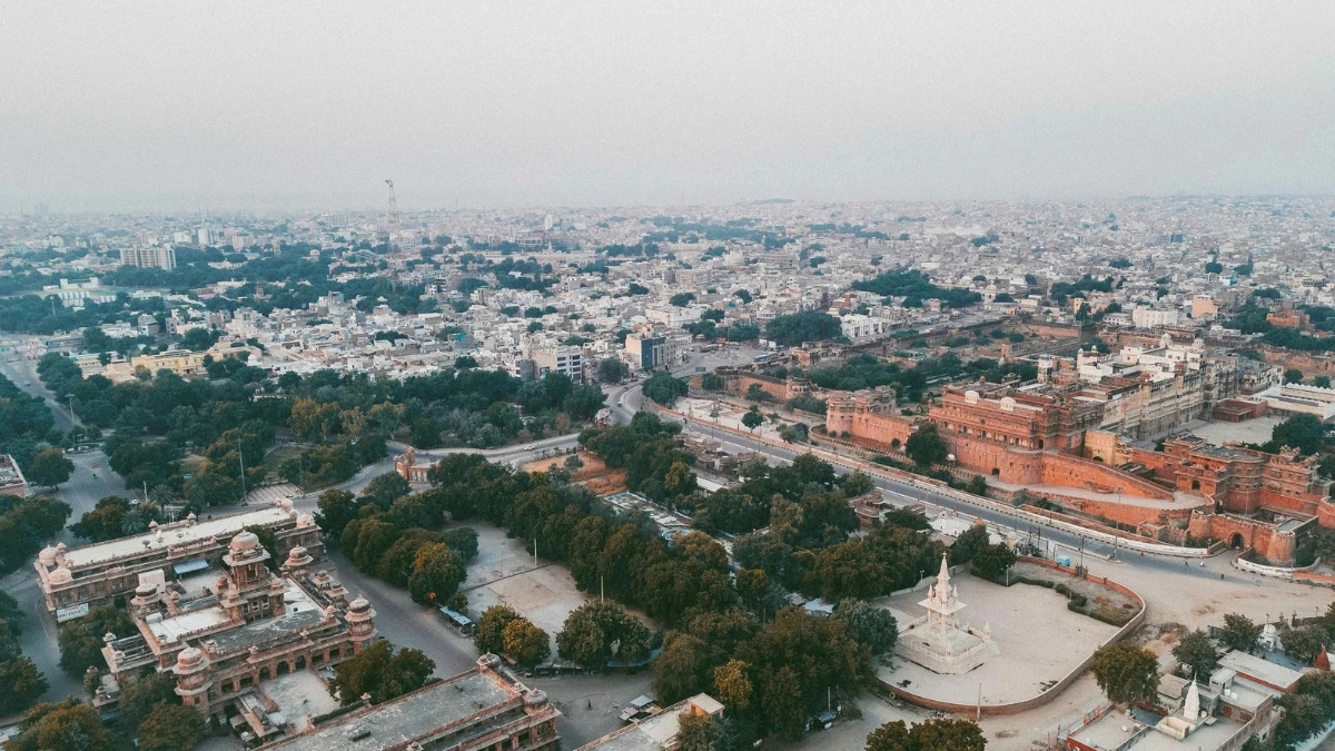 list of districts and cities closest to pakistan border 3