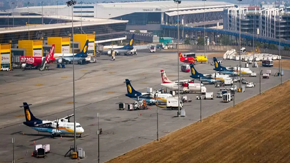 delhi-airport-igia-issues-travel-advisory-for-passengers-in-light-of-indiapakistan-tension-verify-flight-status-via