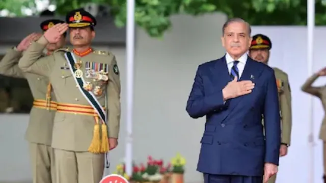 who-is-running-pakistani-govt-pm-shehbaz-sharif-or-army-chief-munir-as-pak-military-violates-ceasefire-hours-after-bilateral-understanding