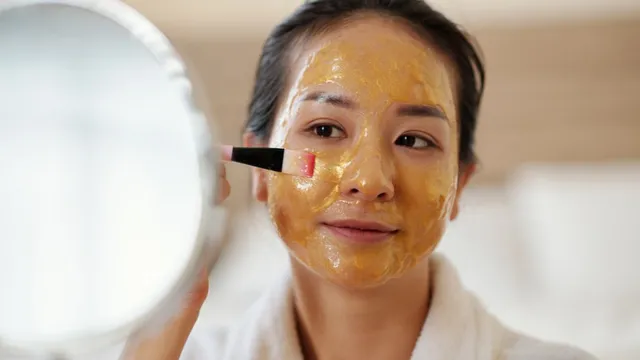 5-diy-honey-face-masks-that-give-you-glowing-skin-naturally