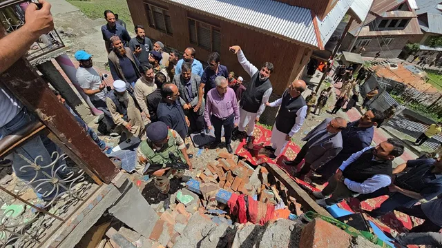 jammu-and-kashmir-cm-omar-abdullah-visits-pakistani-shellingaffected-area-in-kupwara-says-govt-will-do-damage-assessment-for-compensation