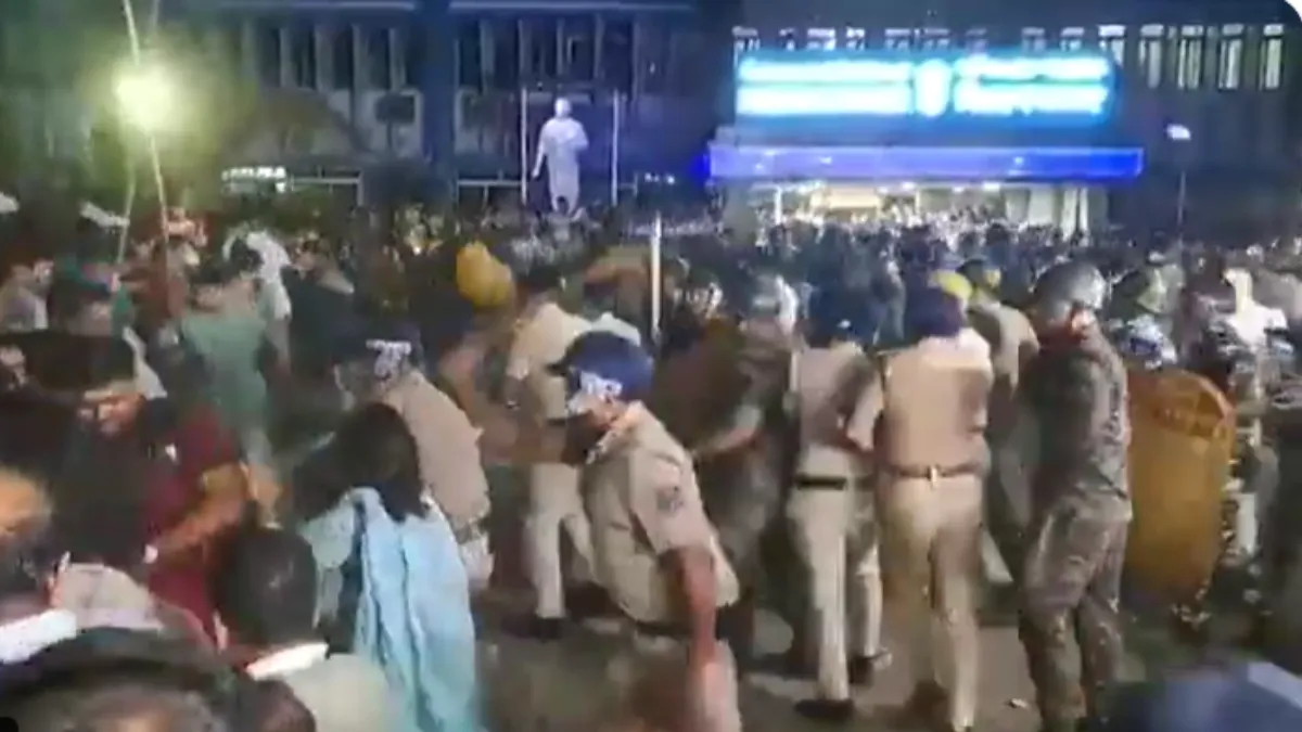 bengal-sacked-teachers-clash-with-police-during-protest-outside-education-dept-office-in-kolkata