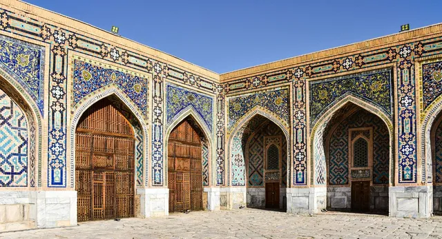 up-govt-intensifies-action-against-unauthorised-madrasas-mosques-and-shrines-in-border-areas