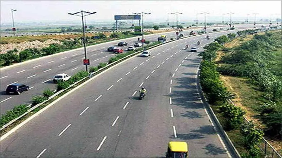 up-news-eway-hubs-to-come-up-on-purvanchal-and-bundelkhand-expressway-at-a-cost-of-rs-425-cr