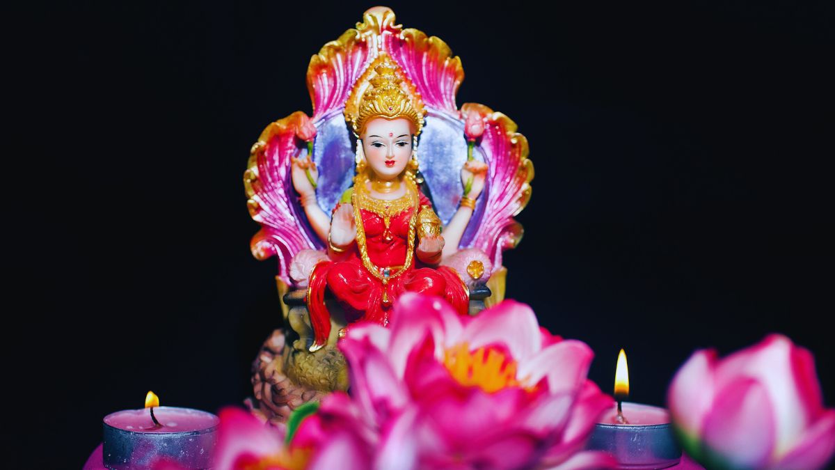 things-to-offer-to-goddess-lakshmi