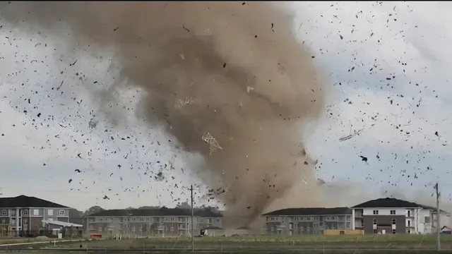 tornado-alerts-in-minneapolis-strong-winds-and-hail-threaten-midwest-states