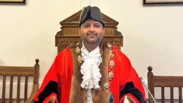 who-is-raj-mishra-up-farmers-son-who-became-mayor-in-uk-heres-all-you-need-to-know-about-indianorigin-leader