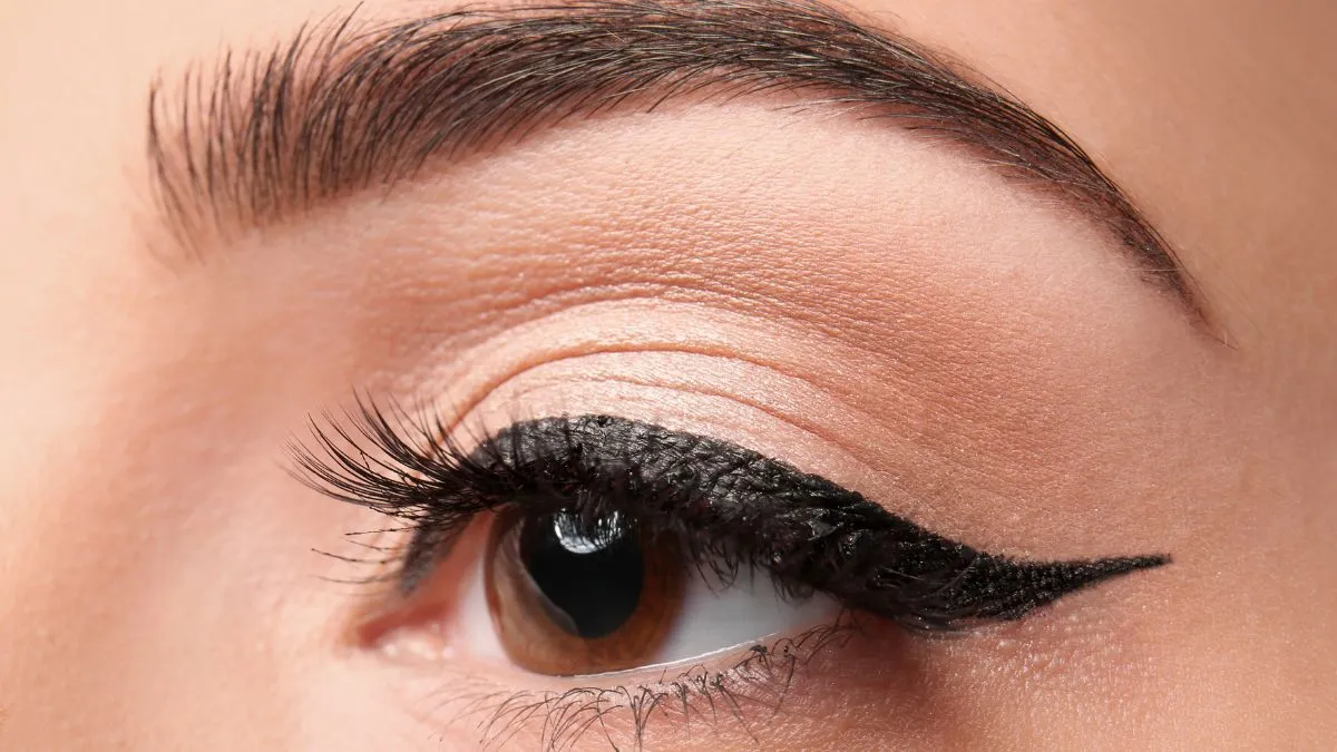 6-best-eyeliner-styles-you-can-try-to-complement-your-eye-shape-graphic-eyeliner-winged-eyeliner-and-more