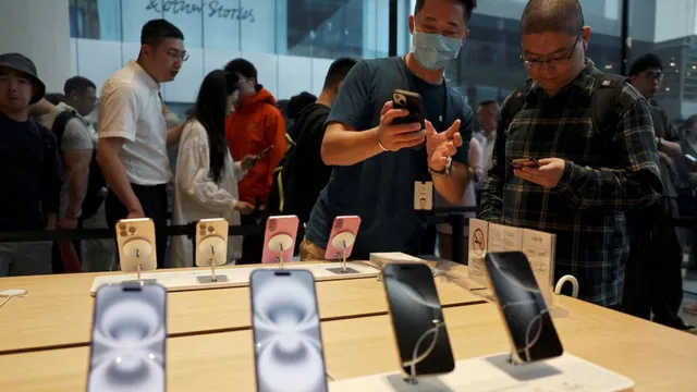 iphone-users-alert-apple-faces-trump-administration-scrutiny-over-ai-deal-with-china-alibaba-report