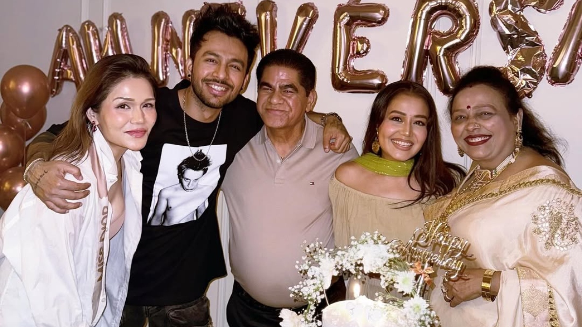 sonu-kakkar-reunites-with-neha-and-tony-for-parents-anniversary-celebrations-after-breaking-ties-with-siblings