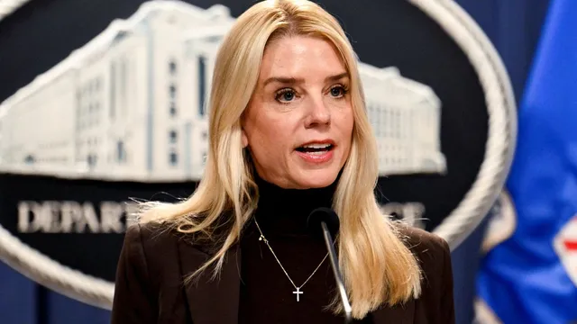 green-card-can-be-revoked-at-any-time-for-any-reason-how-ag-pam-bondis-authority-could-impact-millions-of-us-permanent-residents