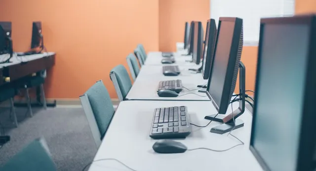 bihar-to-launch-language-labs-computer-libraries-in-over-9000-govt-schools