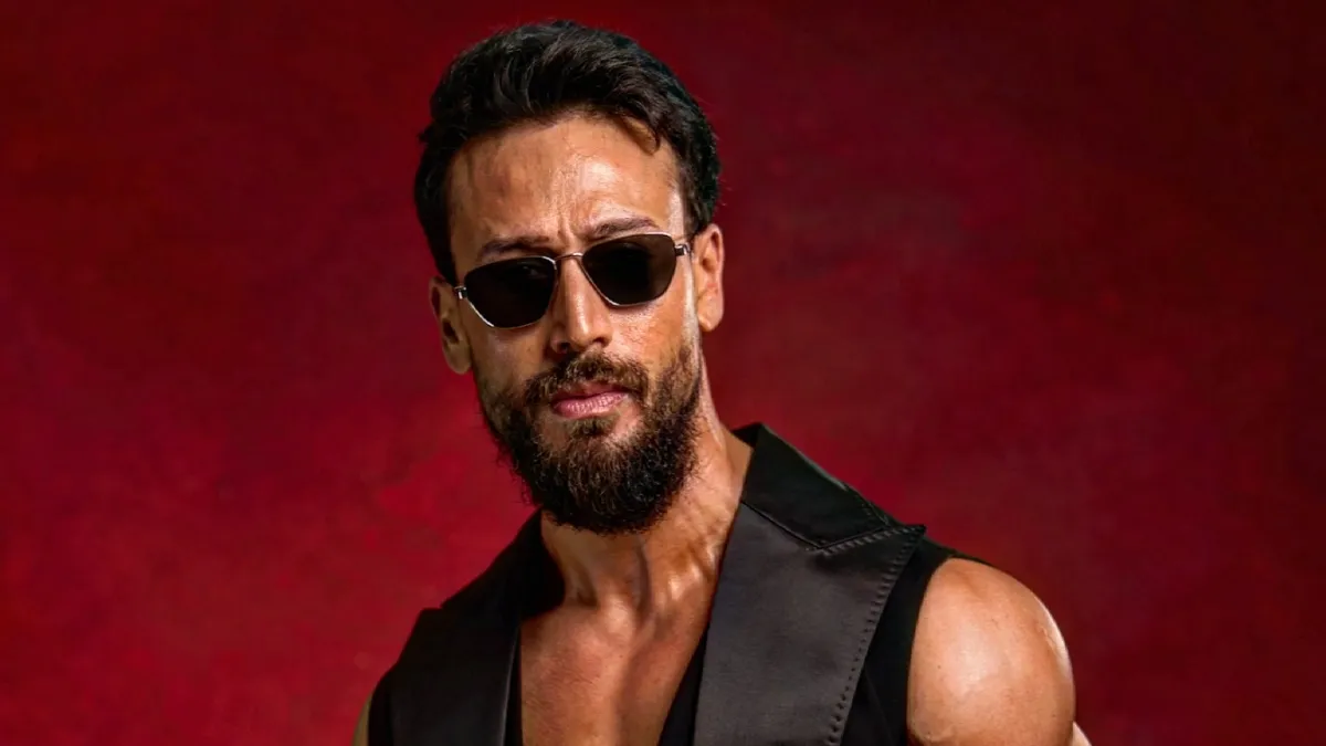 shakira-ki-dress-kyu-pehan-rkhi-hai-tiger-shroff-sparks-trolls-in-silver-crop-top-netizens-react