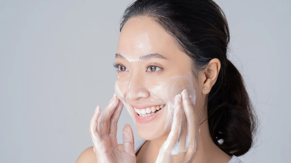 how-to-select-the-right-face-wash-for-your-skin-type-5-key-tips-to-follow