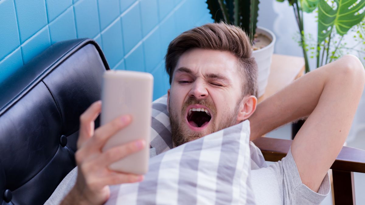 Screen Time Affects Sleep (1)