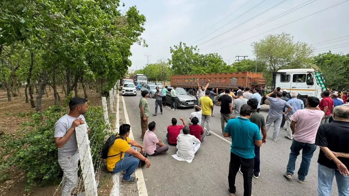 noida-news-rain-tears-noida-buildings-old-woman-2-year-old-killed-after-railing-fell-in-greater-noida