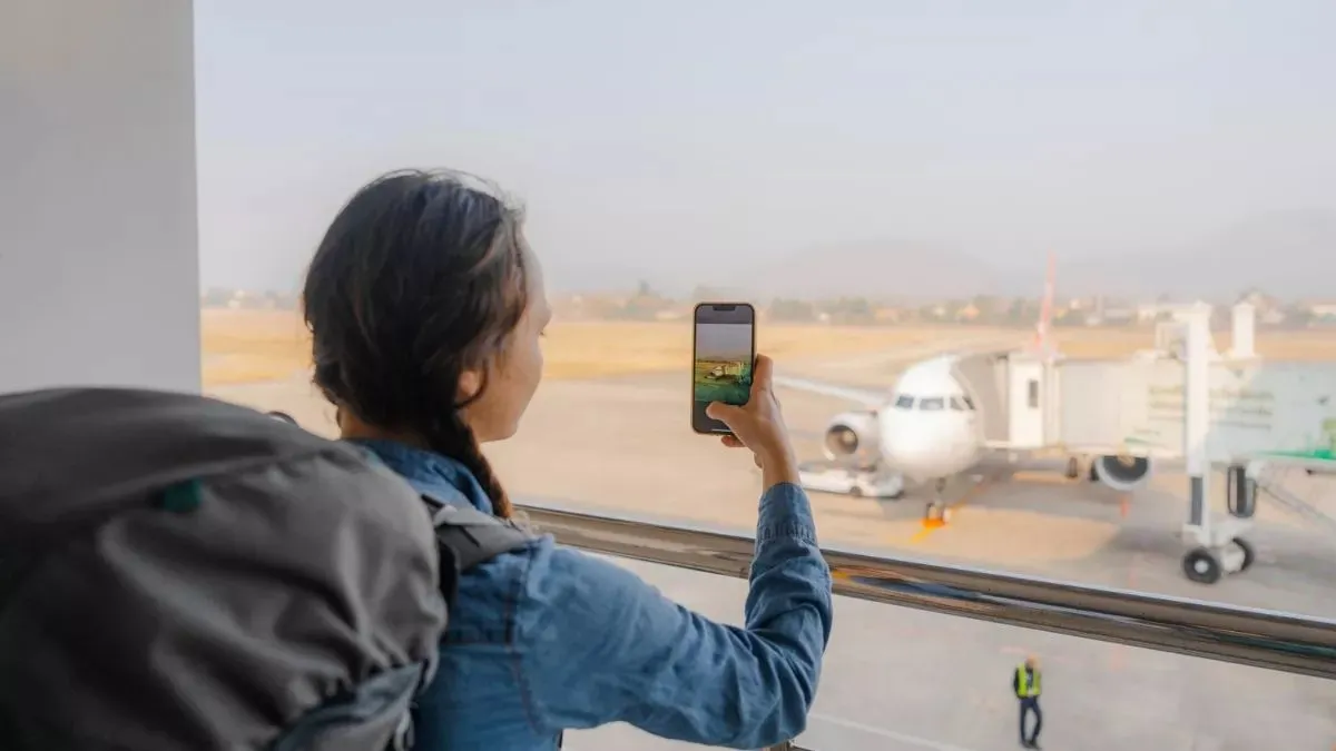 dgca-bans-taking-photos-videos-at-these-sensitive-airports-window-shades-to-remain-down-during-takeoffs-and-landings-details