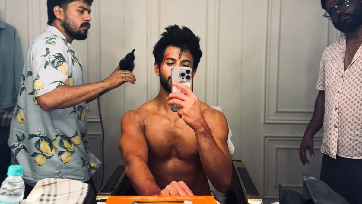 rohit-saraf-bruised-shirtless-look-sparks-buzz-on-social-media-fans-react-do-you-want-to-kill-me