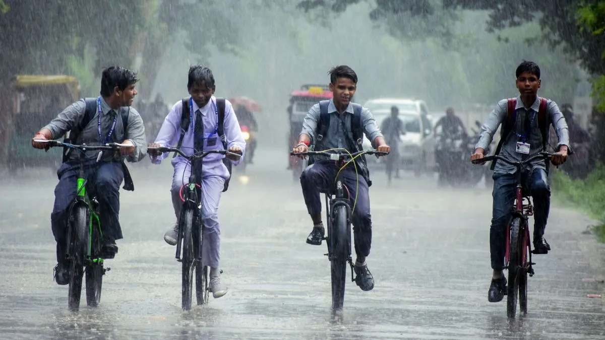 up-weather-rain-thunderstorm-to-hit-35-districts-today-alert-in-lucknow-varanasi-prayagraj-forecast