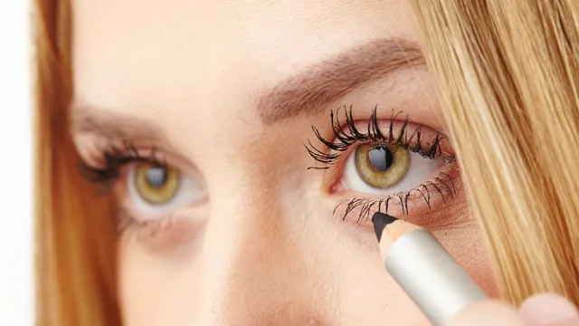 how-to-make-diy-kajal-at-home-with-almond-and-ghee-know-its-benefits