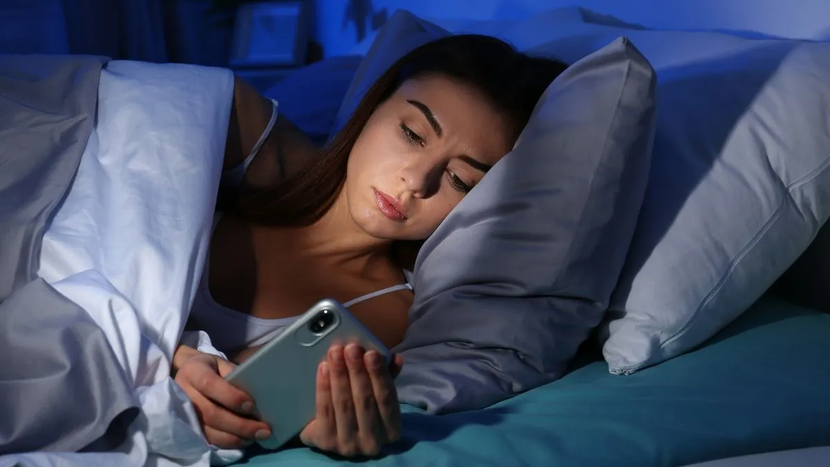 digital-habits-have-increased-insomnia-and-sleep-apnea-in-people-doctor-shares-tips-to-handle-them