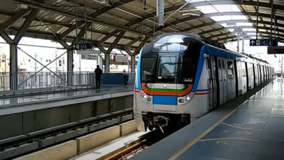 telangana-cm-seeks-centres-nod-for-rs-24269-crore-hyderabad-metro-rail-phaseii-project