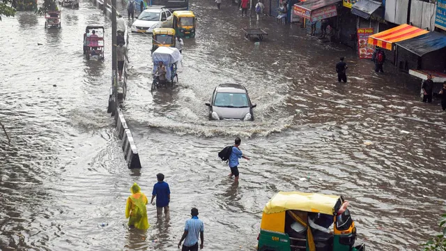 delhi-rain-aap-slams-bjps-fourengine-govt-over-severe-waterlogging-across-city