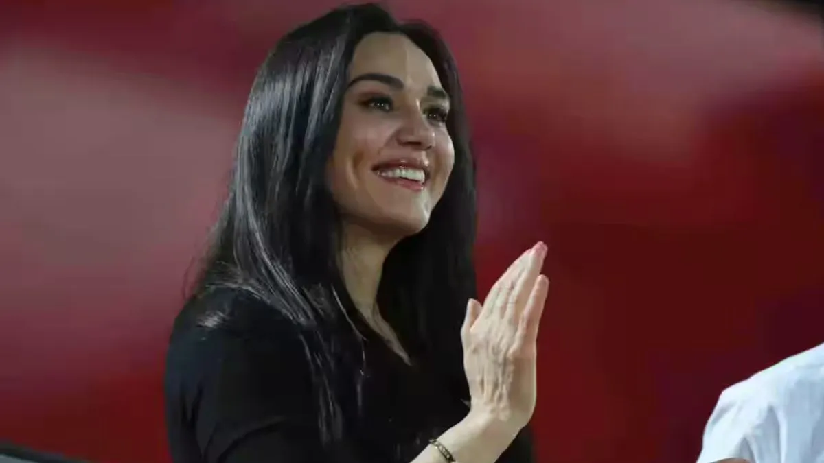 ipl-2025-preity-zinta-slams-umpiring-standards-after-unacceptable-call-during-pbks-vs-dc-clash