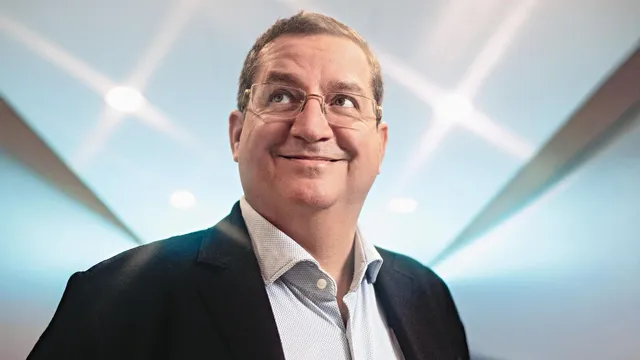 no-wifi-no-problem-this-billionaire-is-beaming-internet-straight-to-your-phone-from-space-can-it-beat-starlink