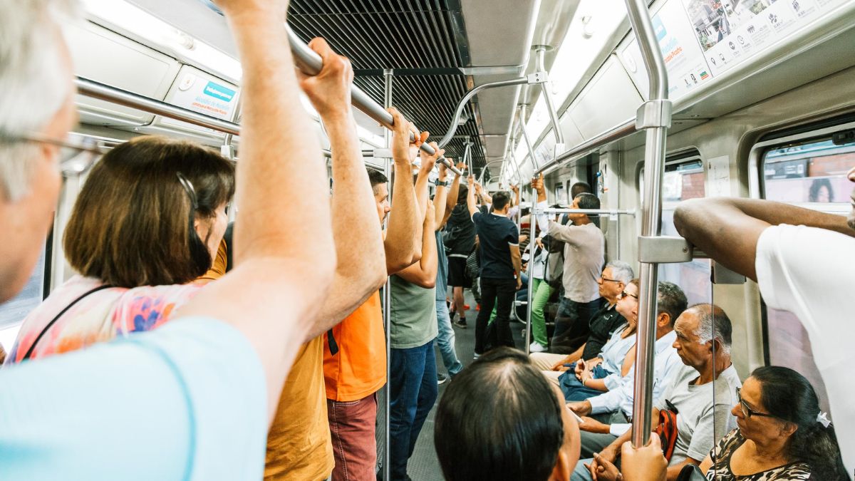 delhi-womans-metro-ride-turns-into-nightmare-after-helping-stranger-felt-unsafe-for-the-first-time-viral