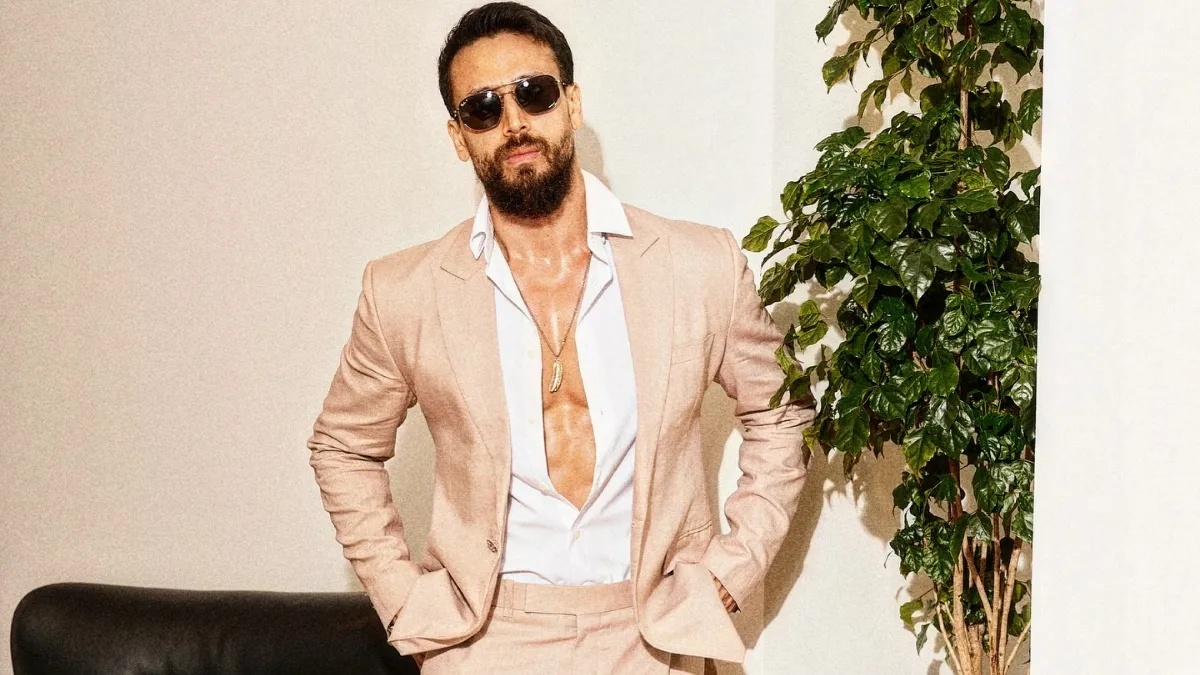 time-to-get-bigger-again-tiger-shroff-jawdropping-transformation-sets-internet-ablaze-fans-react