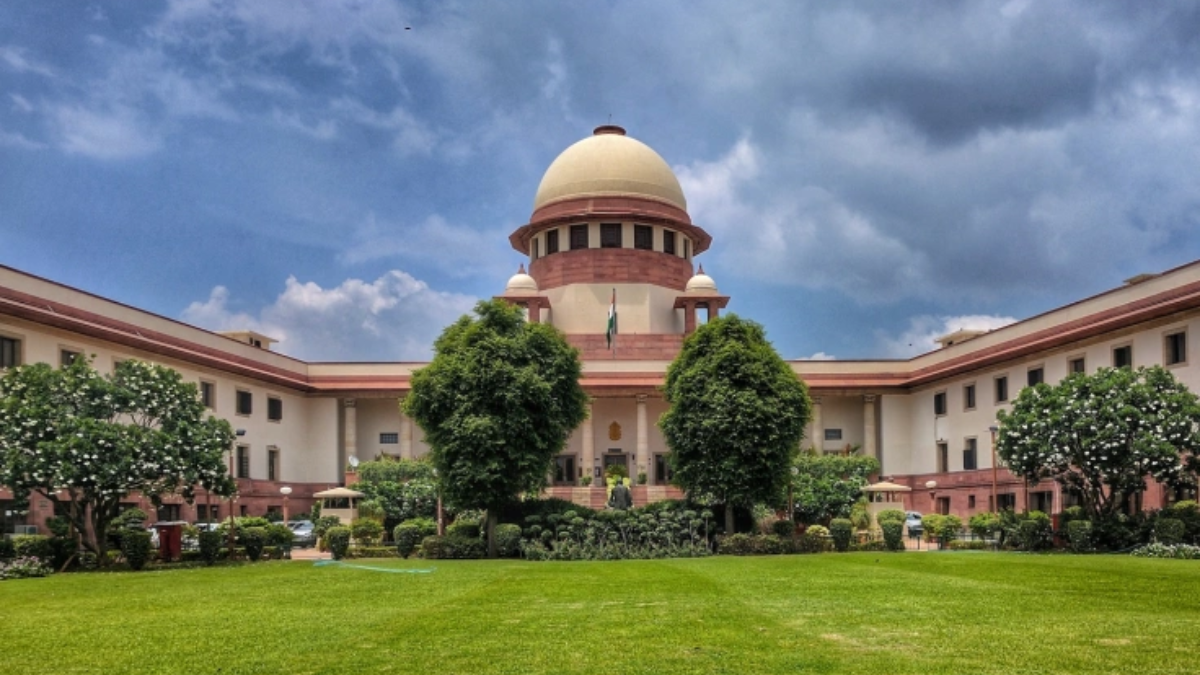 sc-issues-notice-over-plea-challenging-fee-hike-by-private-schools-on-govt-land