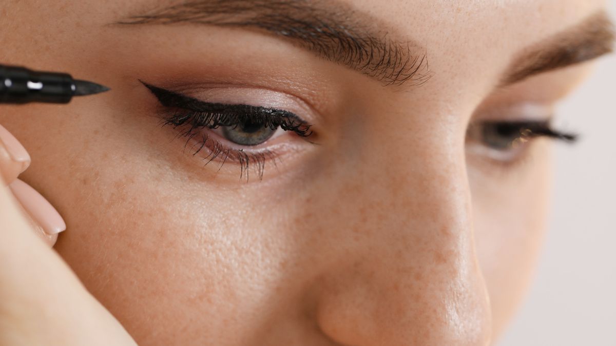 5 Golden Rules To Perfectly Apply Winged Eyeliner Every Time