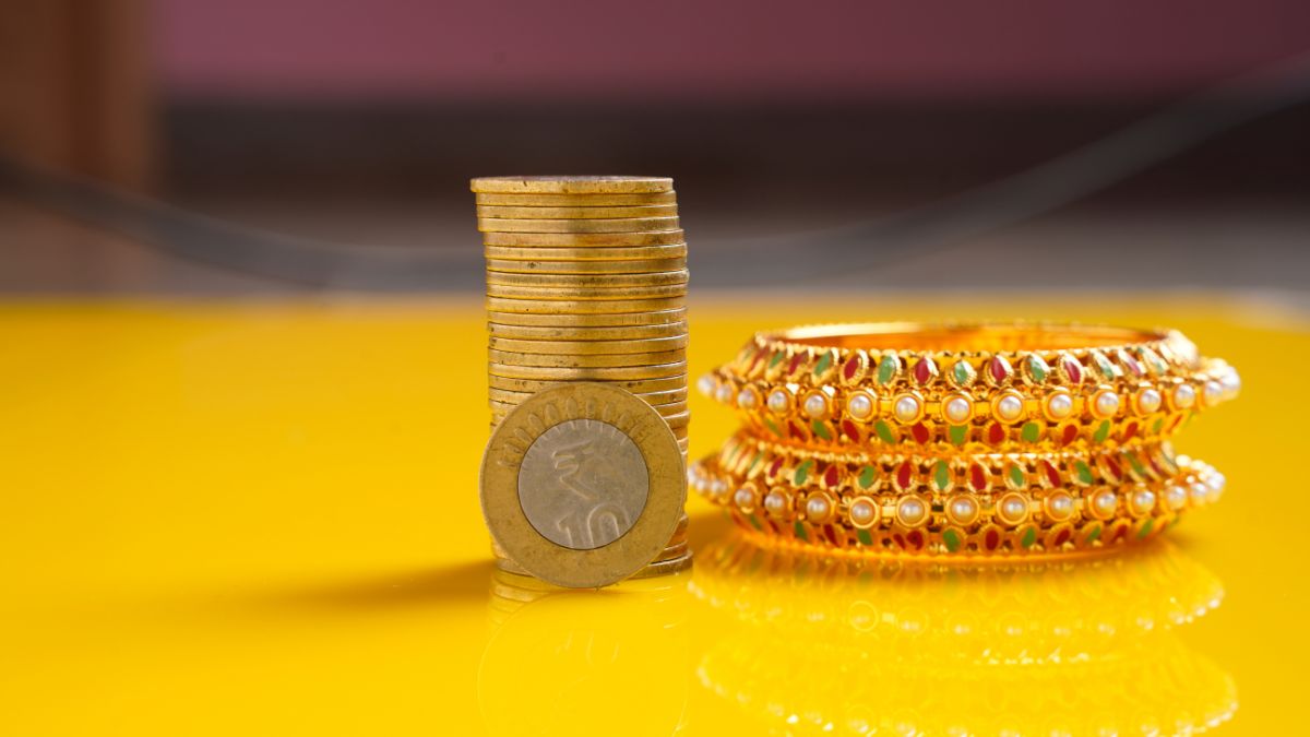 Finmin Suggests Exclusion Of Small Borrowers From RBI's Gold Loan Norms, Implementation From January