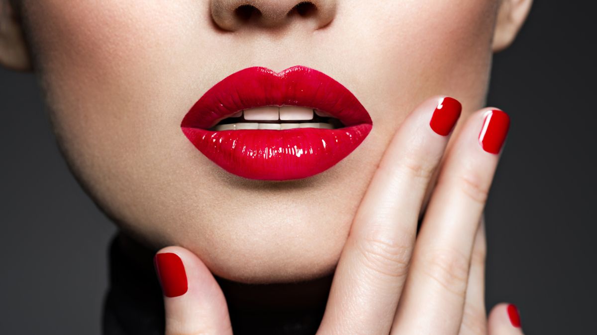 7 Genius Makeup Hacks To Make Your Lips Look Fuller And Bigger Without Filler Treatment