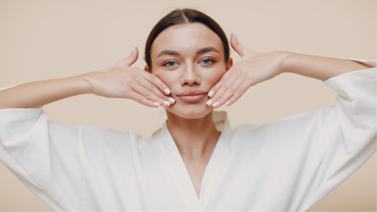 How To Get Natural Face Lift At Home? 5 Easy Facial Massage Techniques You Can Do Daily For Just 10 Minutes
