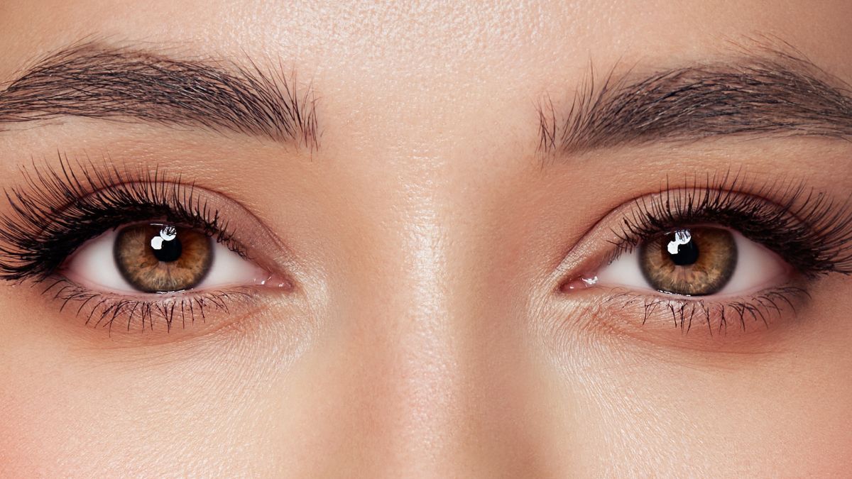 5 Natural Oils That Can Help Grow Eyelashes Faster