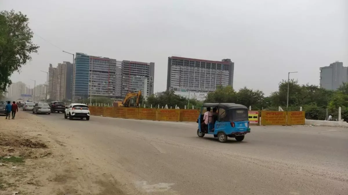 gaur-city-underpass-noida-traffic-advisory-greater-noida-west-traffic-shahberi-road-news-surajpur-char-murti-chowk-road-closed